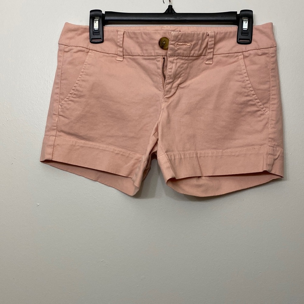 American Eagle pale pink shorts, size 2. Comfortable fit!